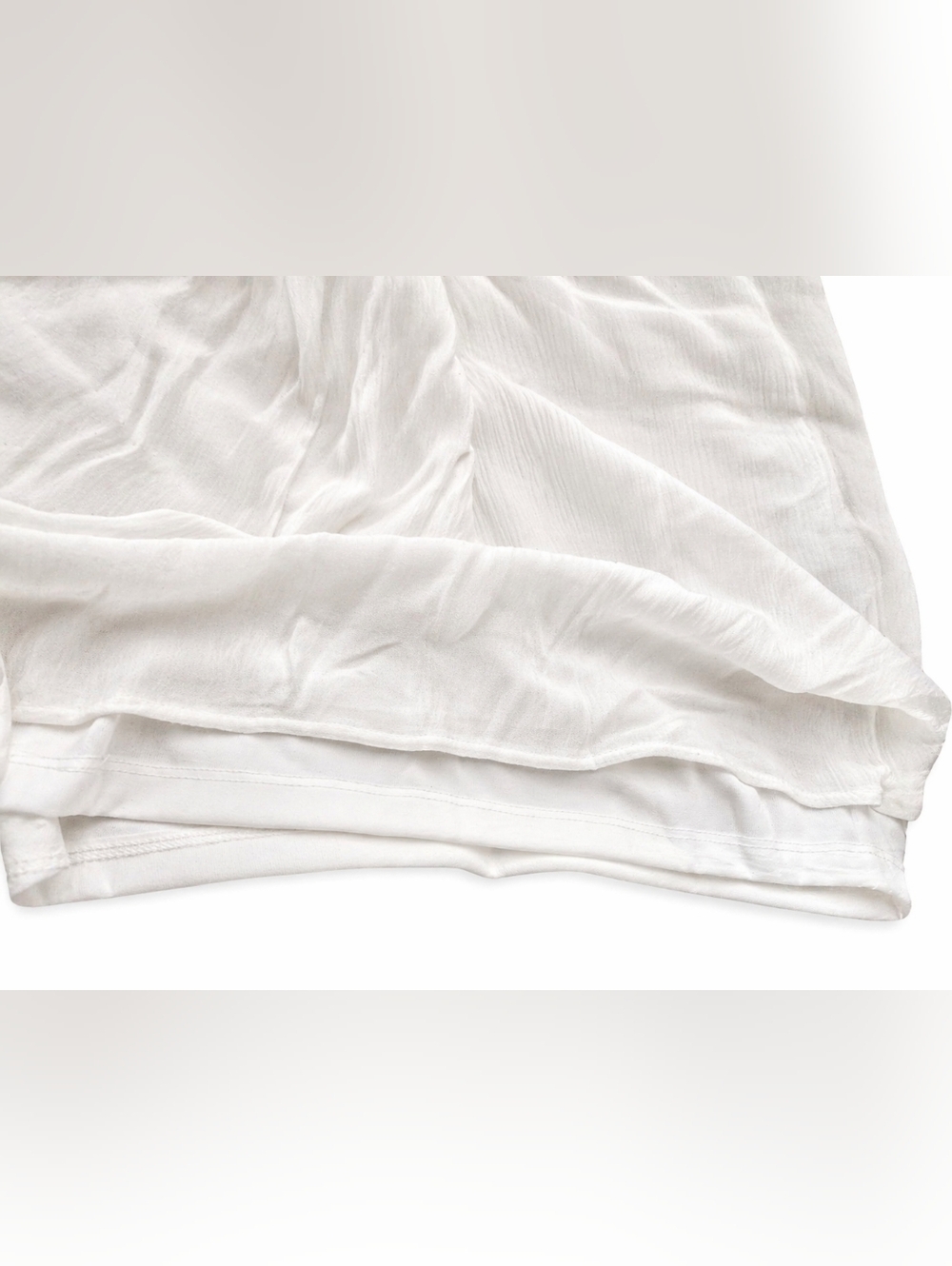 torrid Plus Size Off White Textured Shorts with Black Print Detail Size 22/24 - Picture 5 of 6